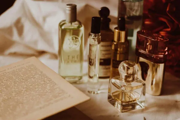 Best Perfumes That Smell Like Books