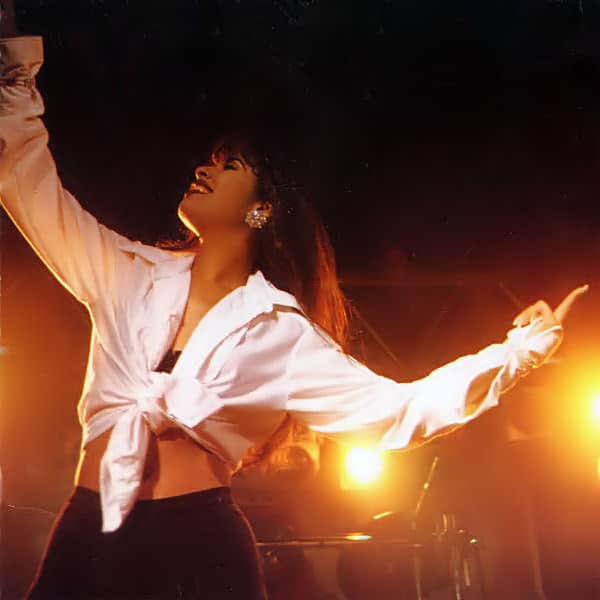 Article: What Was Selena's Favorite Perfume? Image shows Selena in concert